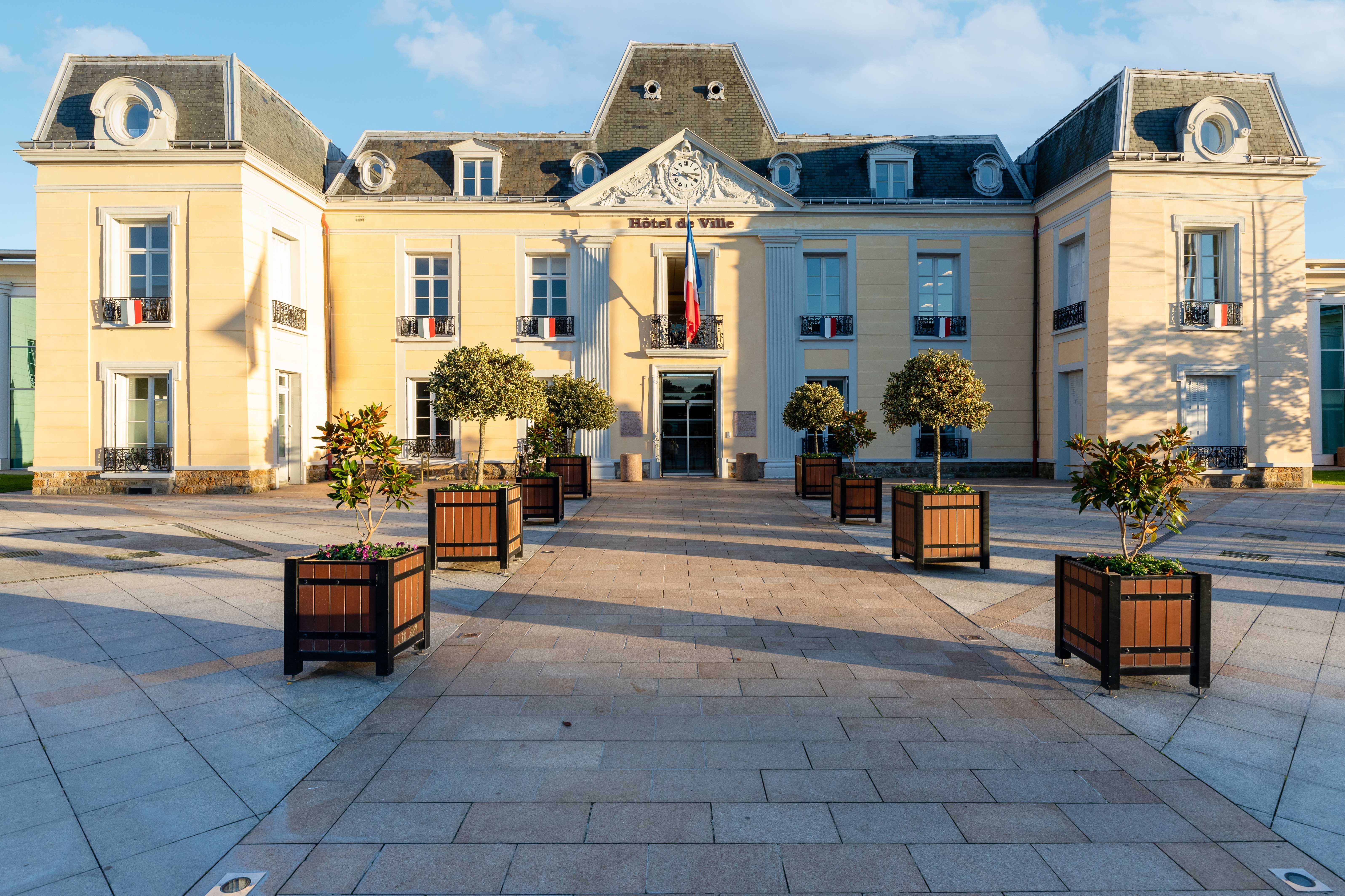 PROGRAMME IMMOBILIER GAGNY - Du studio au T4 Photo hotel de ville